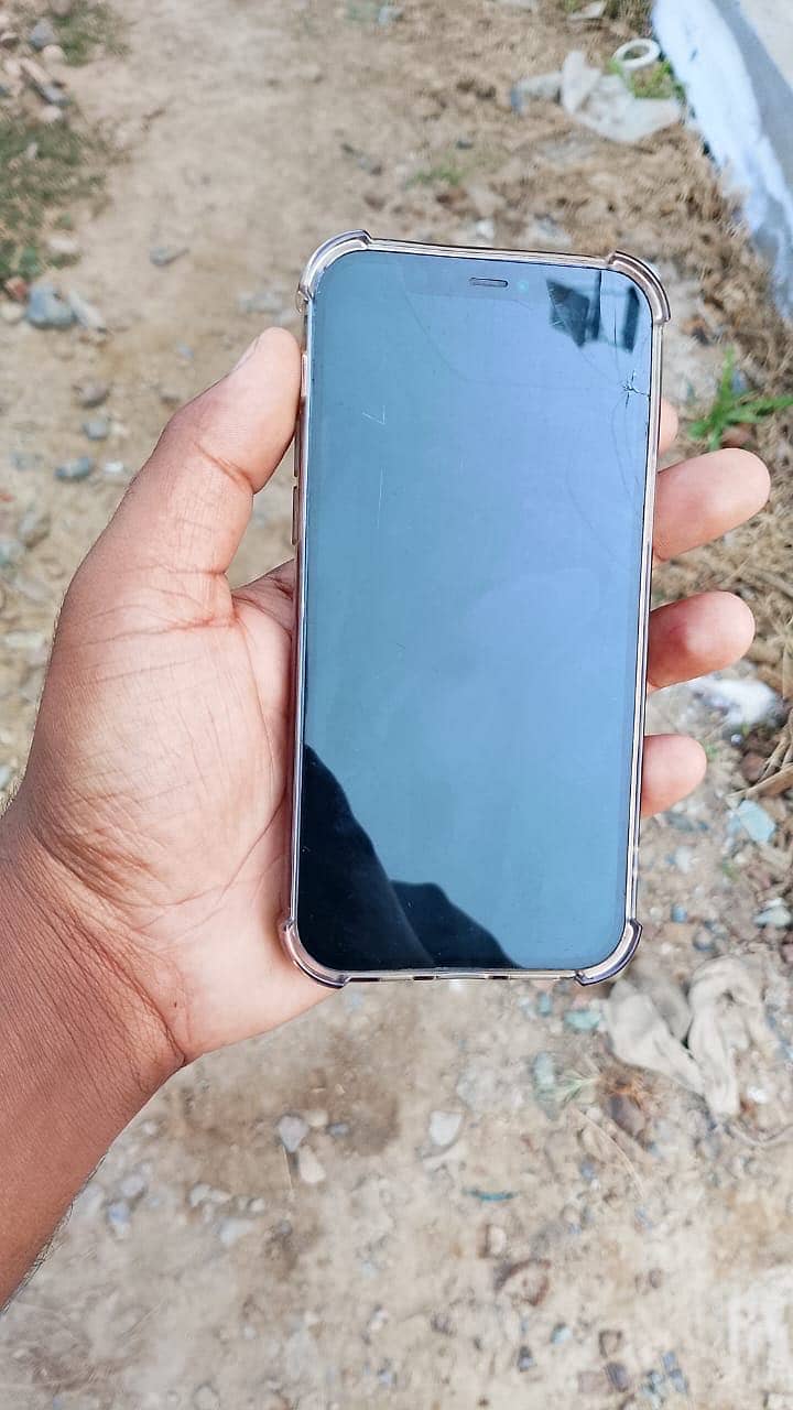 Apple iPhone 12 4