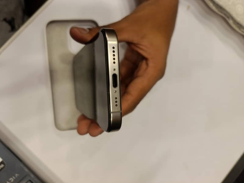 iPhone 15 Pro JV 0
