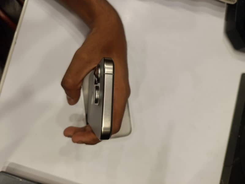 iPhone 15 Pro JV 1