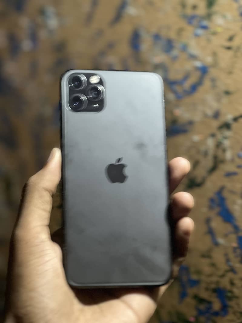Apple iPhone 11 Pro Max 9