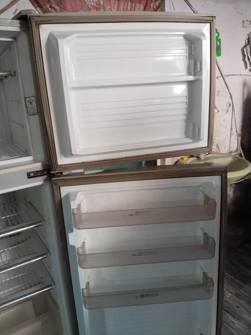 Dawlance fridge 4
