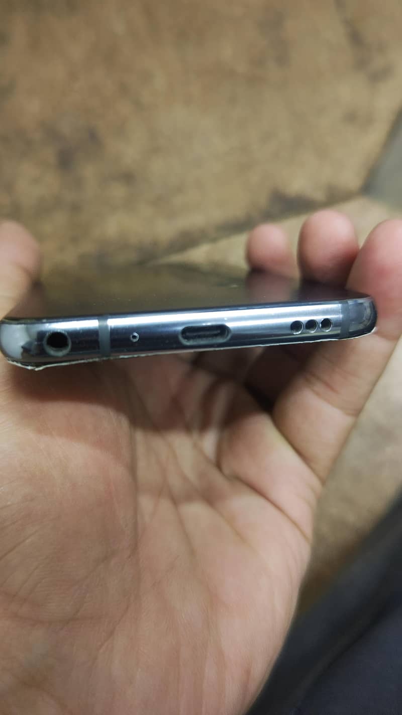 LG G7 ThinQ 2