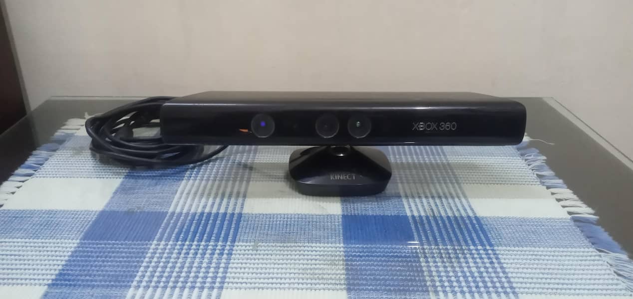 Kinect Sensor for Xbox 360 0