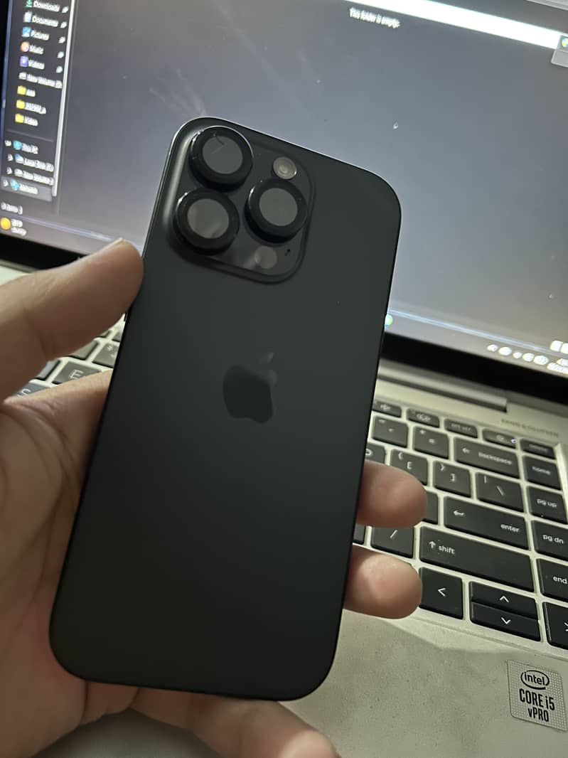 Apple iPhone 16 Pro 0