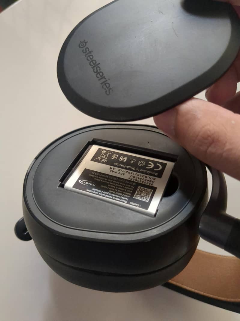 SteelSeries Arctis Pro Wireless ( Flagship model ) Bluetooth 4