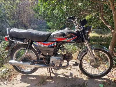 03228070147. . . . . . . . . Honda CD 70 2018. B model