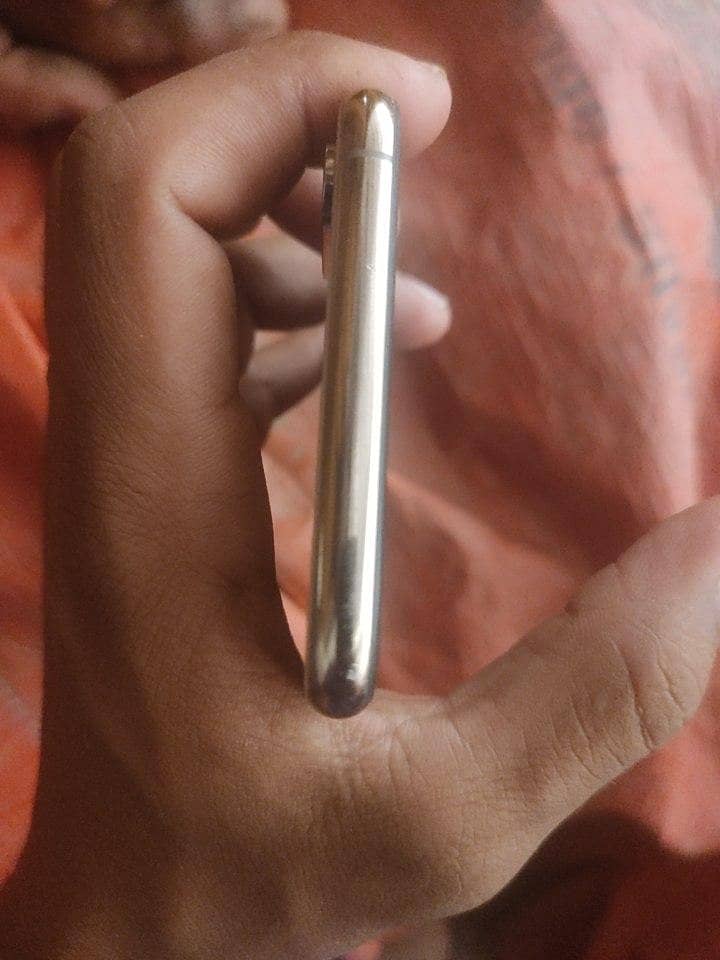 Apple iPhone XS Max 0
