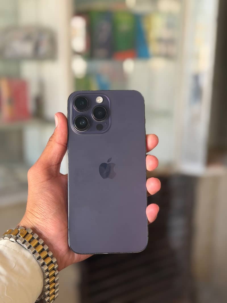 Apple iPhone 14 Pro Max 1
