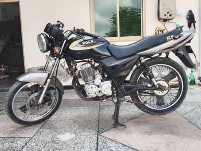Ravi Piaggio Sporty Look