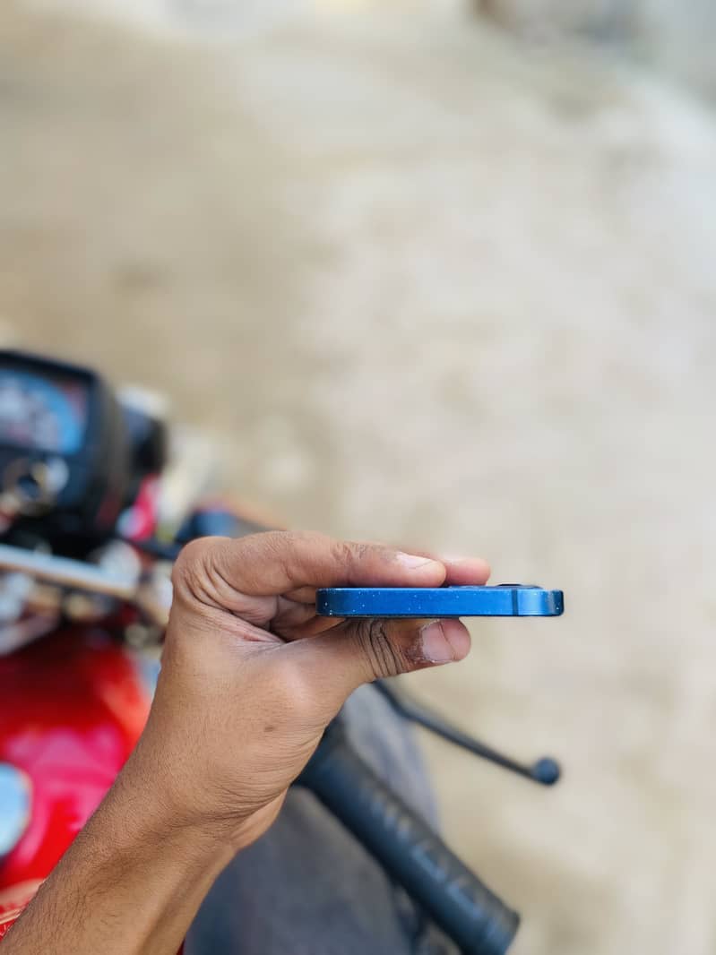 Apple iPhone 12 1