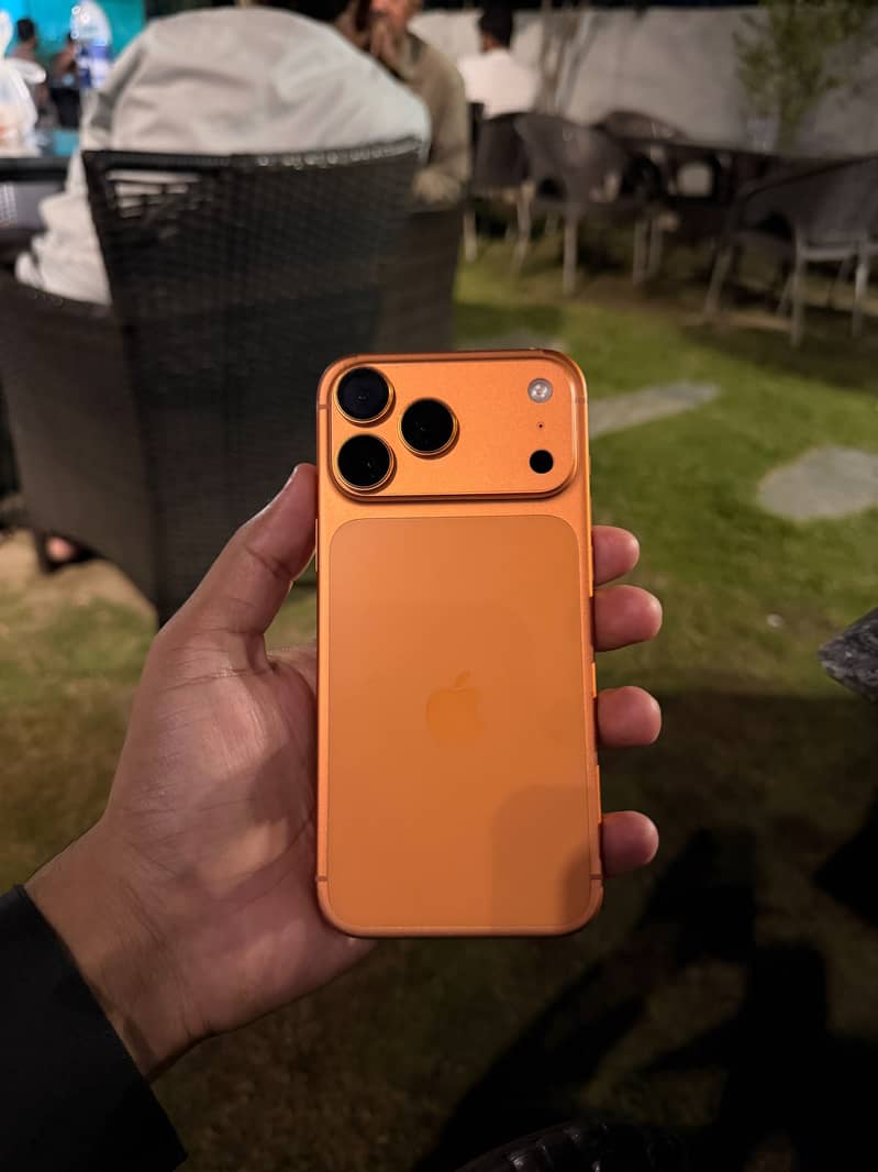 Apple iPhone 17 Pro Max 0