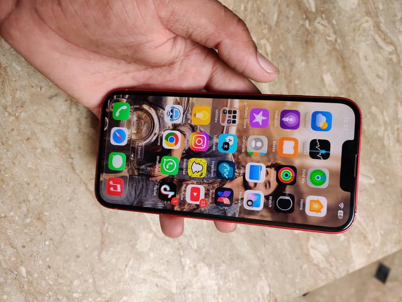 Apple iPhone 13 1