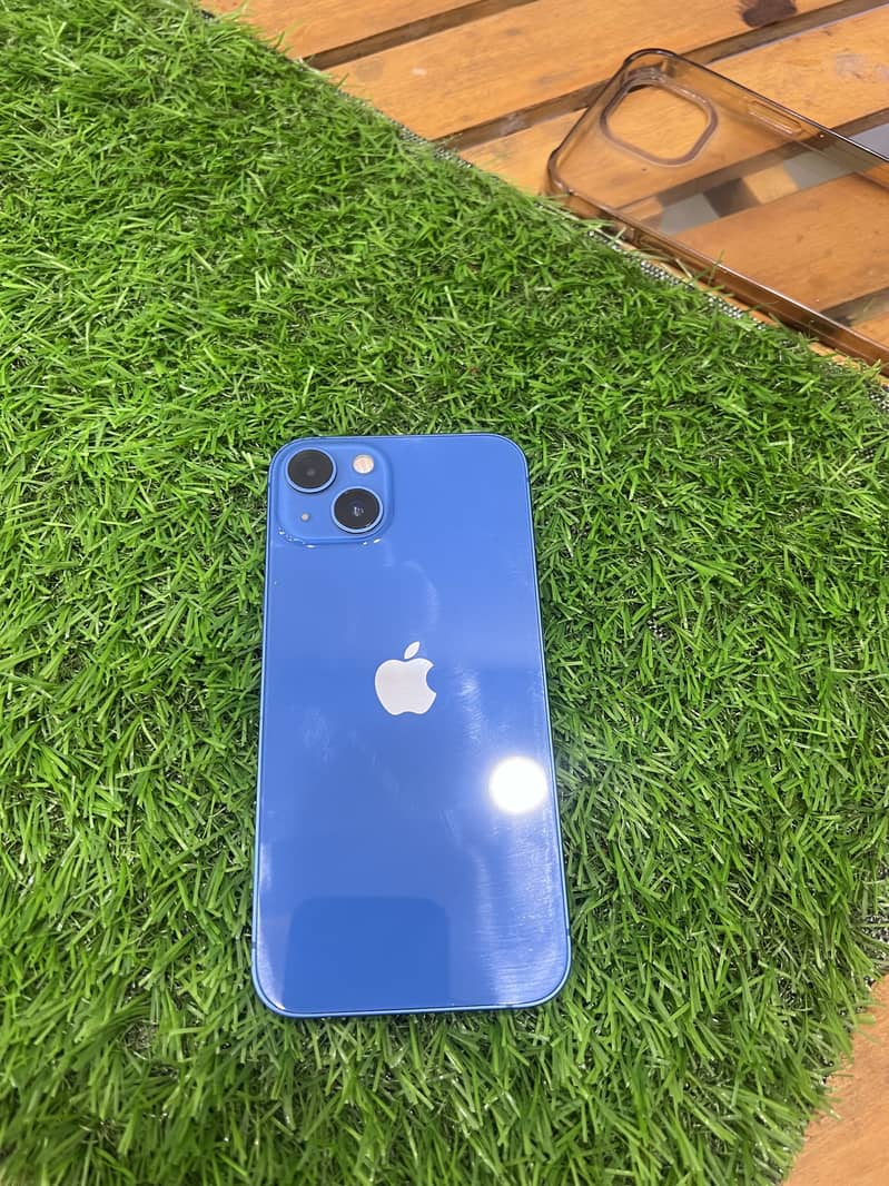 Apple iPhone 13 1