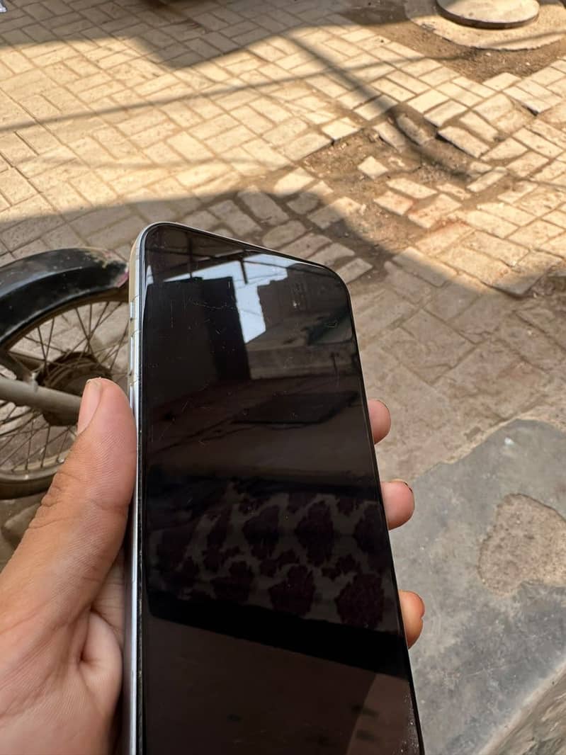 Apple iPhone 15 plus 3
