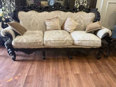 5 seater original chinioti sofa set with 3 tables