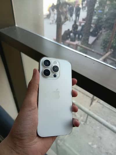 Apple iPhone 16 Pro factory unlock.     11/12/13/14/15/16/17