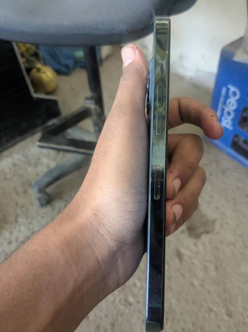 Apple iPhone 12 Pro Max 1