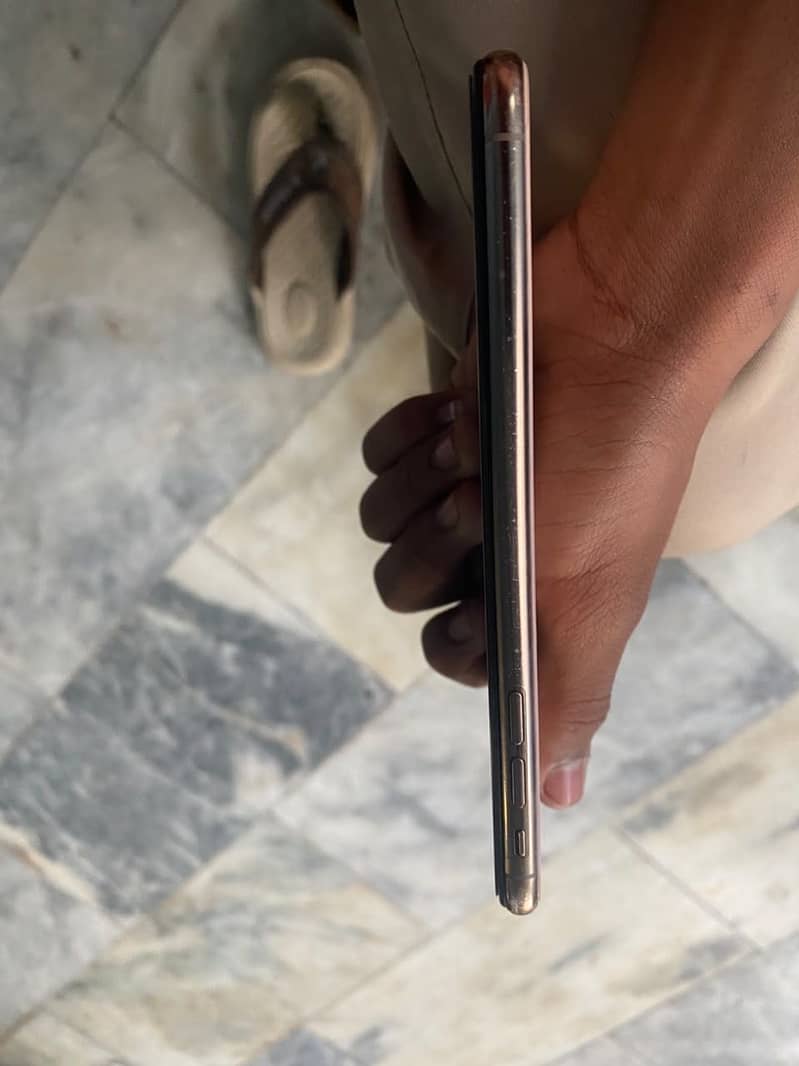 Apple iPhone XS Max 0