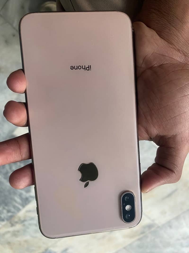 Apple iPhone XS Max 5
