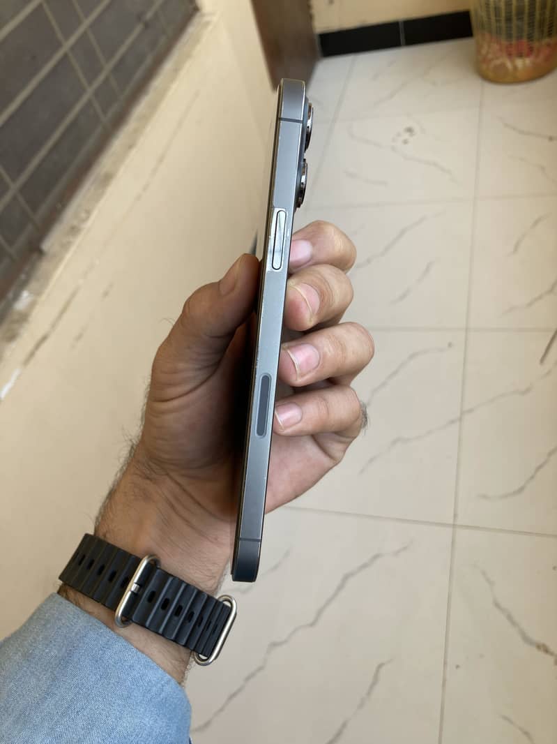 Apple iPhone 13 Pro Max 1