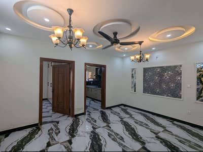 7 MARLA HOUSE FOR SALE BAHRIA TOWN PHASE 8 USED HOUSE