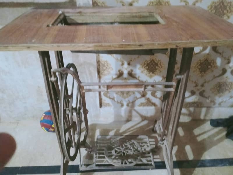 Sewing mavchine table 3