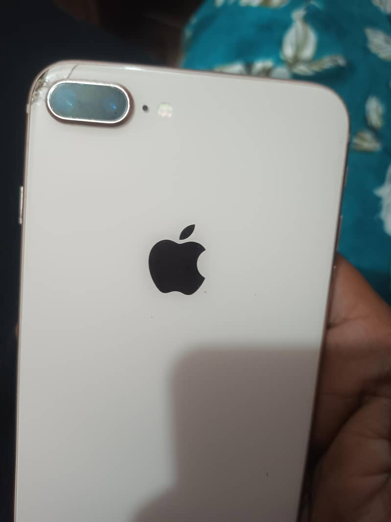 Apple iPhone 8 Plus 5