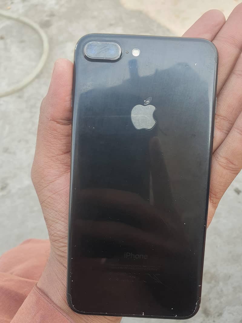 Apple iPhone 7 Plus 6