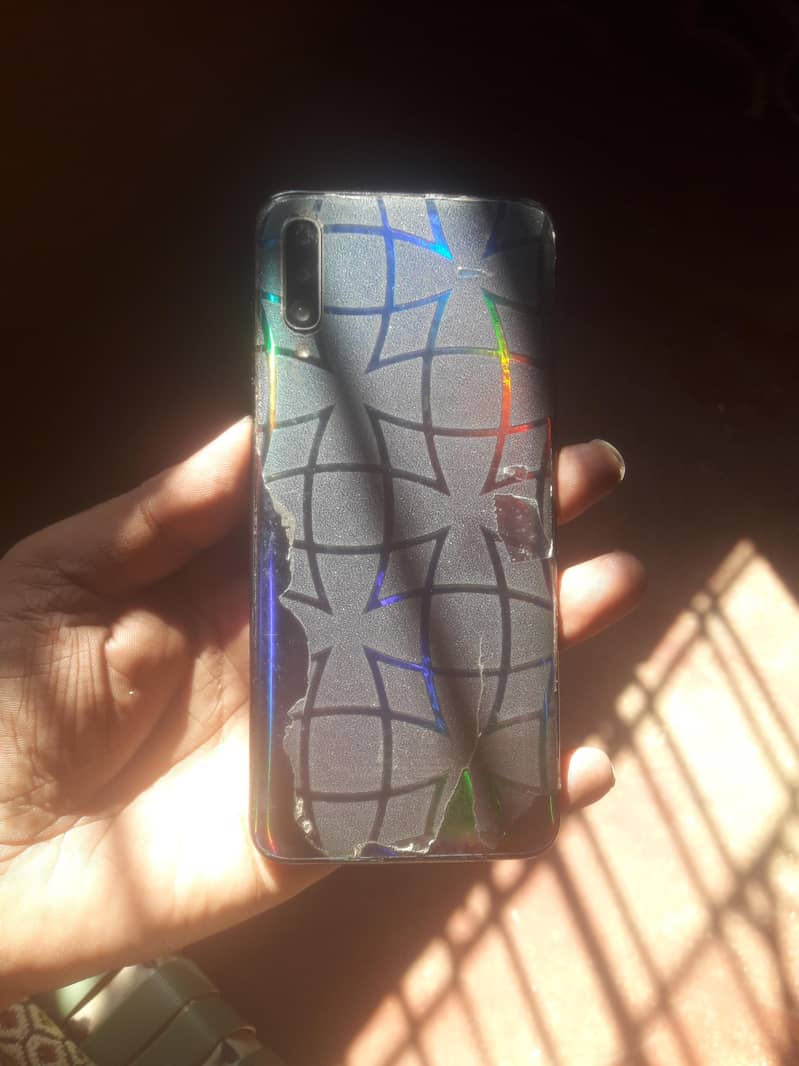 Samsung Mobile A70 6