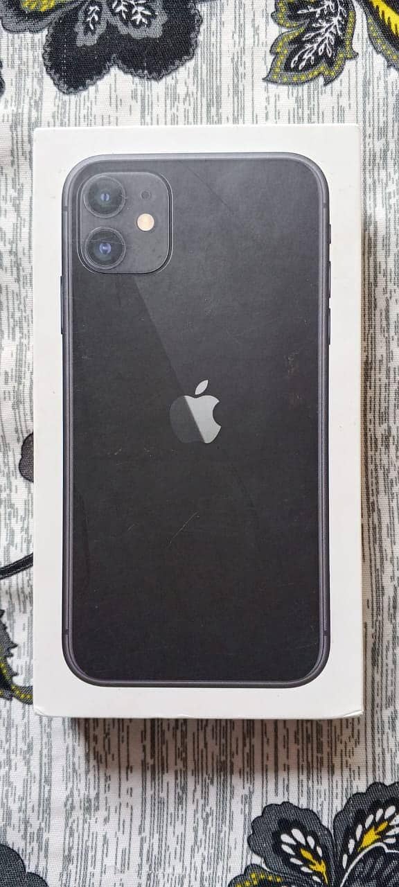 Apple iPhone 11 with Box 0