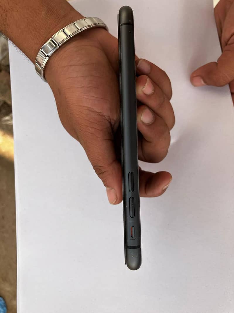 Apple iPhone 11 with Box 1
