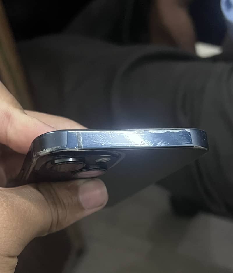 Apple iPhone 13 1