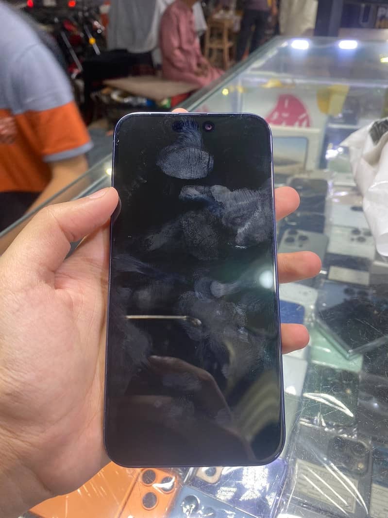 Apple iPhone 15 Pro Max 4