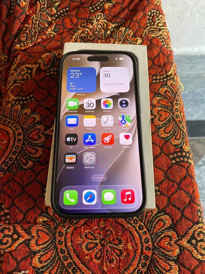 Apple iPhone 16 Pro 0