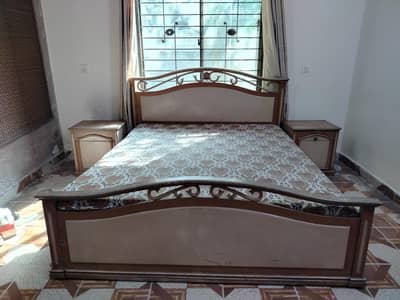 King Size Bed Set with 2 Side Tables and Dressing Table with Mirror