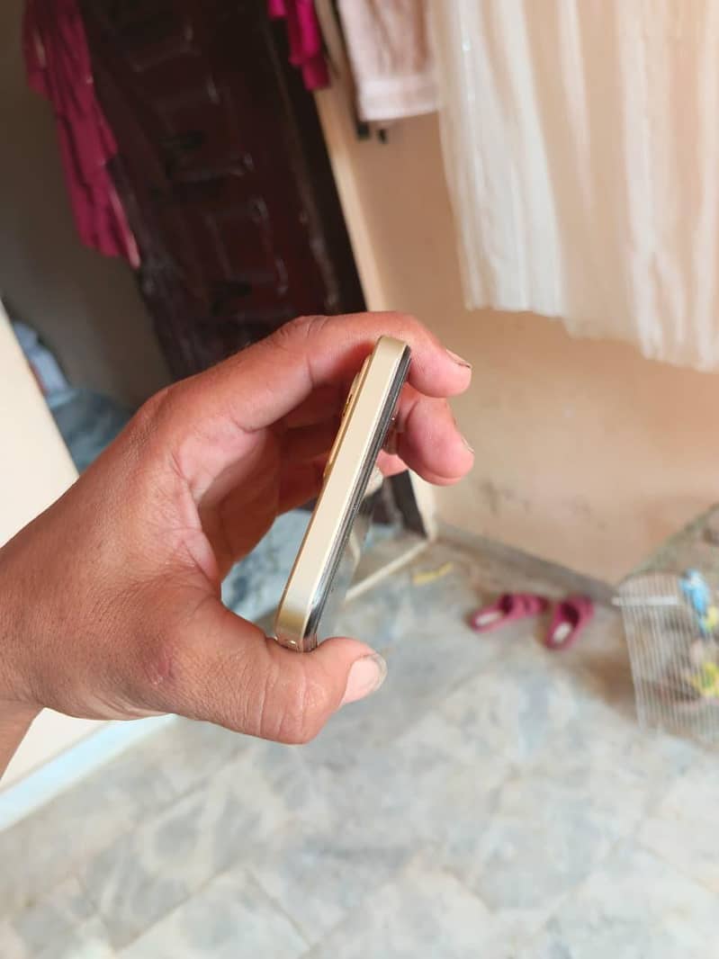 Realme C75 4