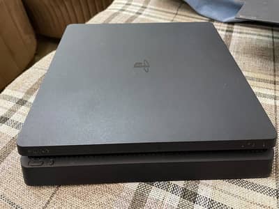 Slightly used PS4 slim 1tb with mega accessories
