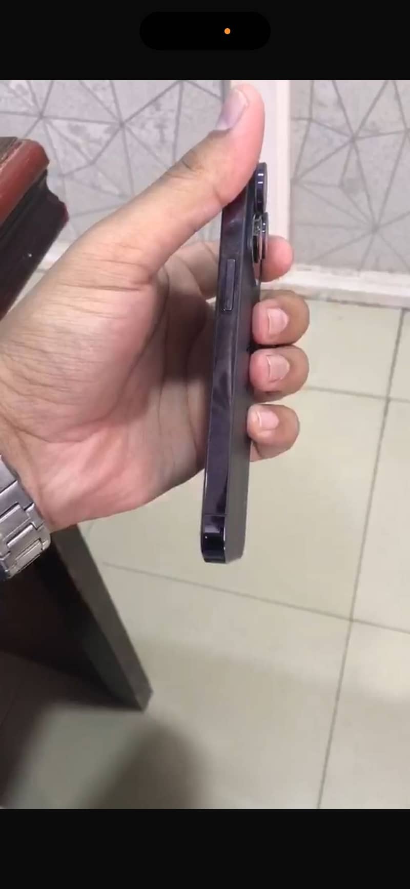 Apple iPhone 14 Pro 0