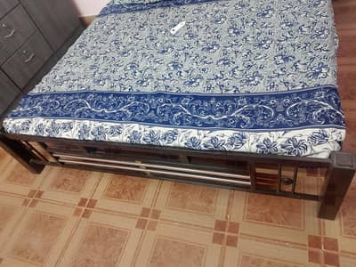 bad iron ka hai almari Dekho ka hai