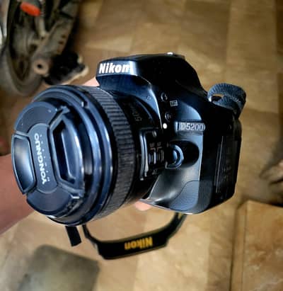 Nikon D5200 DSLR 24.1MP Rotating Screen