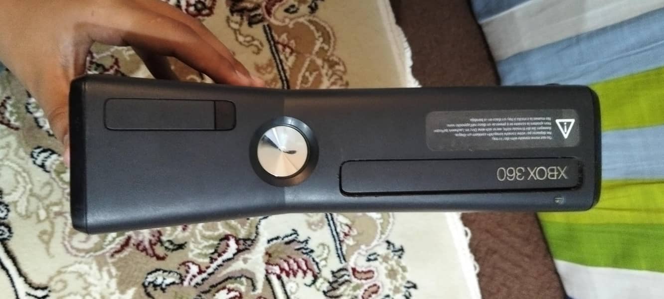 X BOX 360 SLIM 1