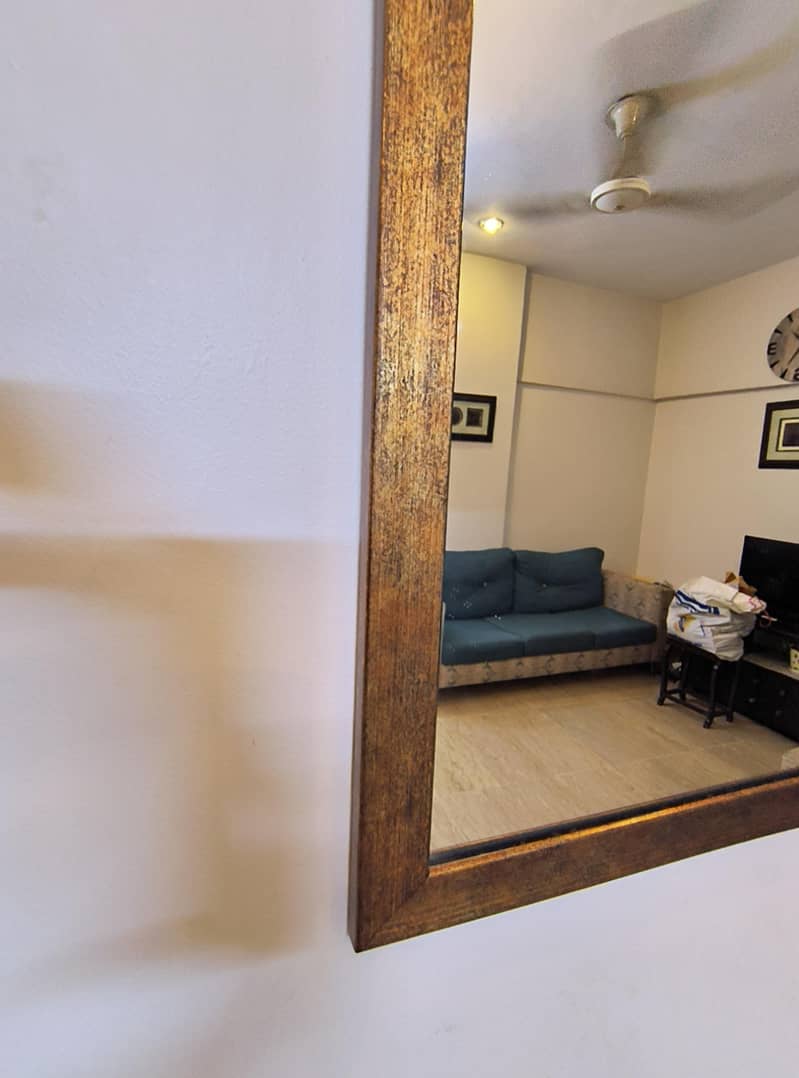 looking mirror 0