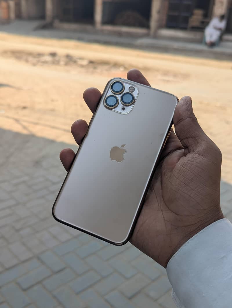 Apple iPhone 11 Pro 1
