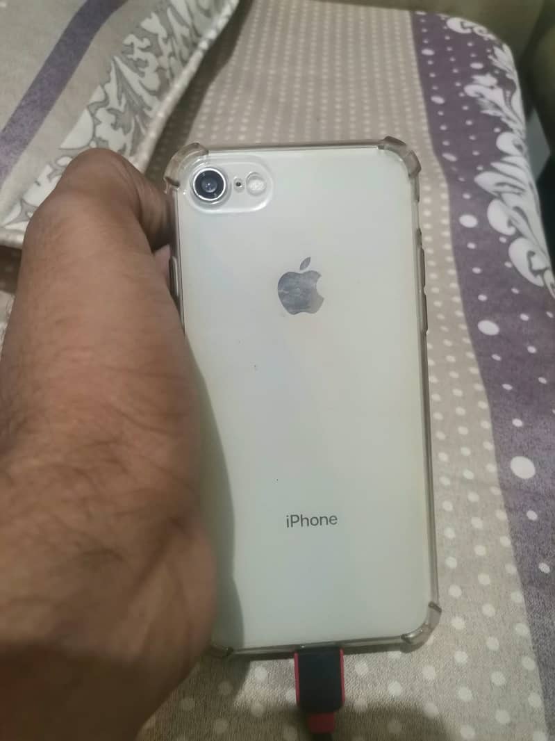 Apple iPhone 8 1
