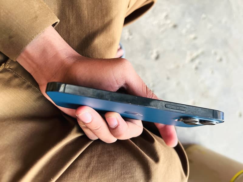 Apple iPhone 12 Pro 4