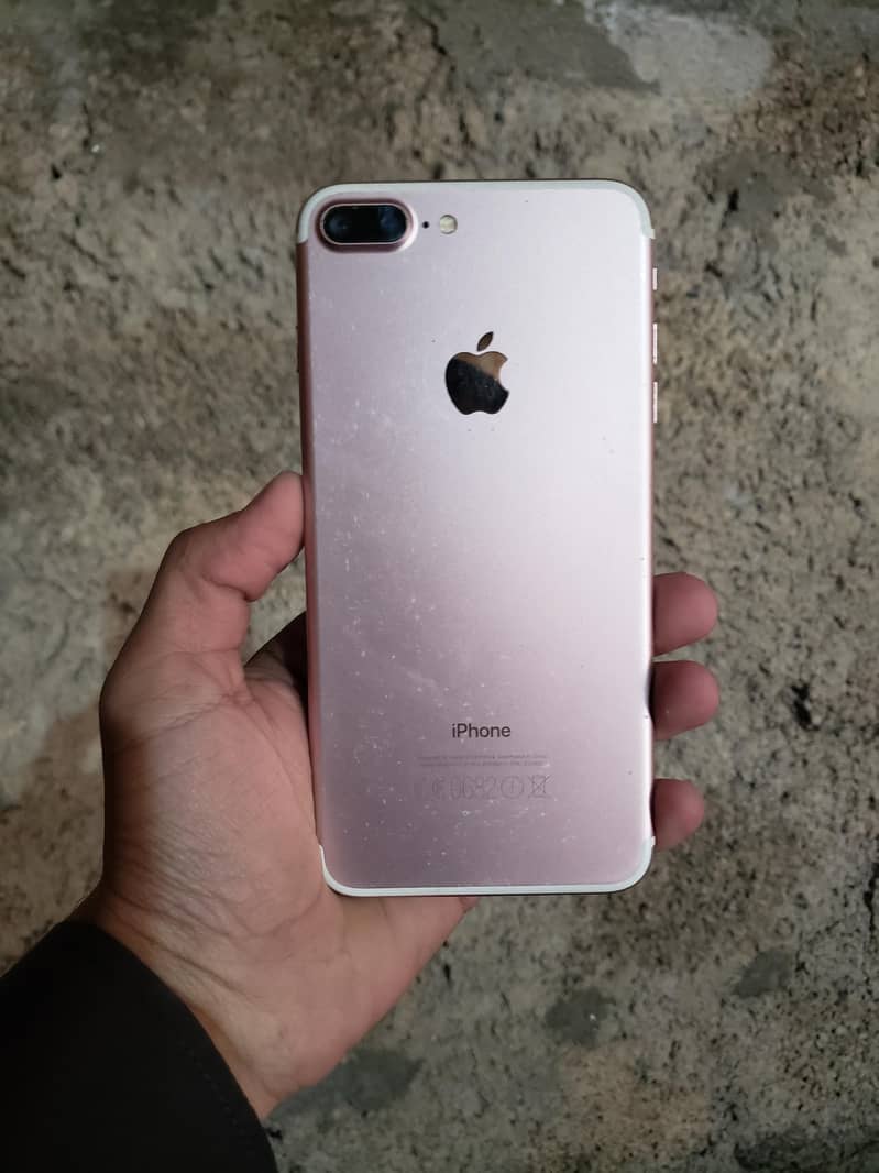Apple iPhone 7 Plus 3