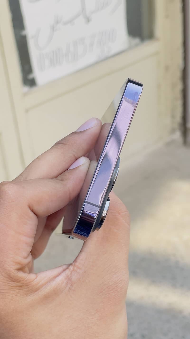 Apple iPhone 14 Pro Max 0