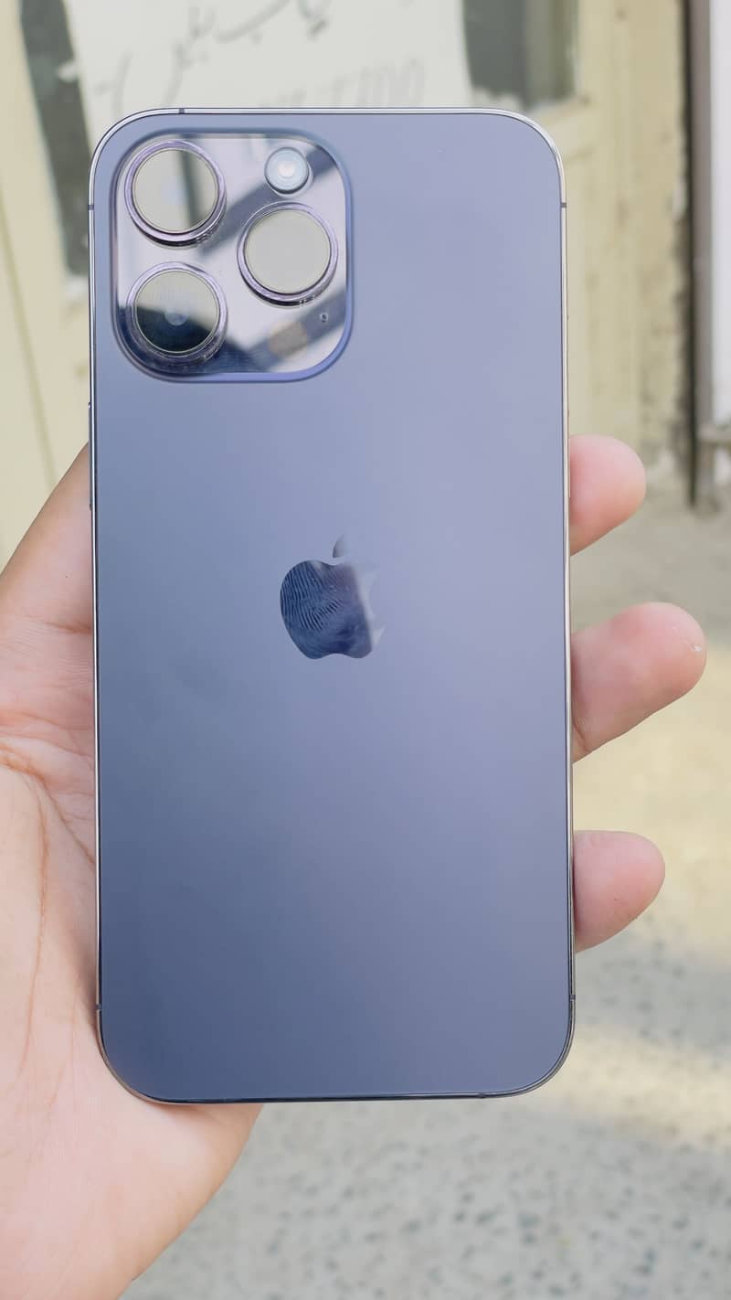 Apple iPhone 14 Pro Max 1