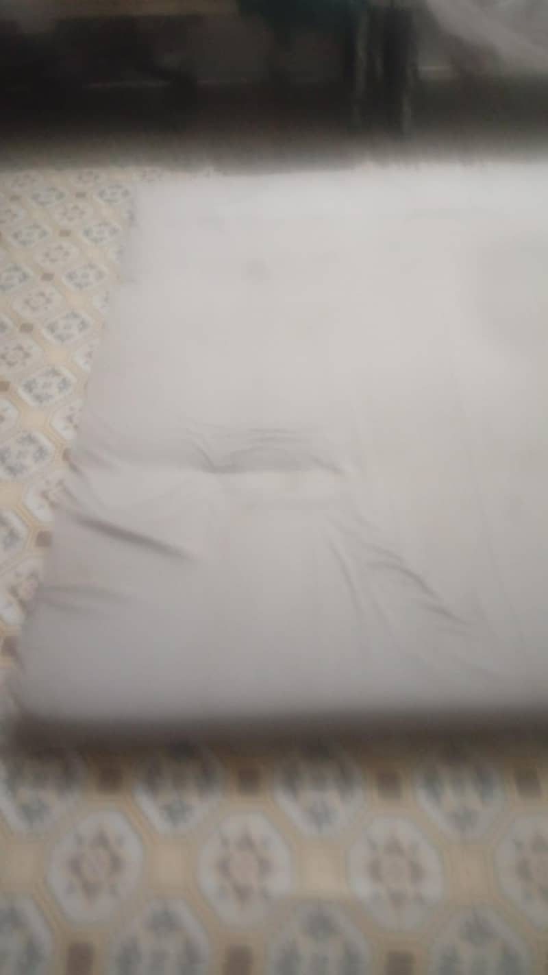 mattress 0