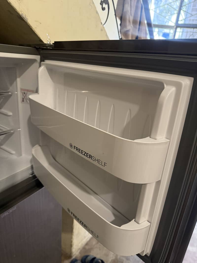 Orient medium size fridge, 10/10 0